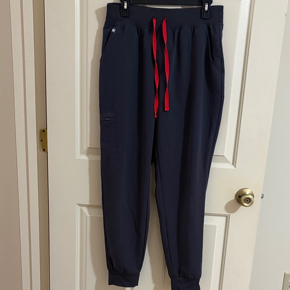Women’s FIGS Jogger Scrubs Size Medium